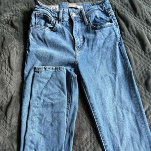 Levi’s 721 Highrise Skinny Jeans